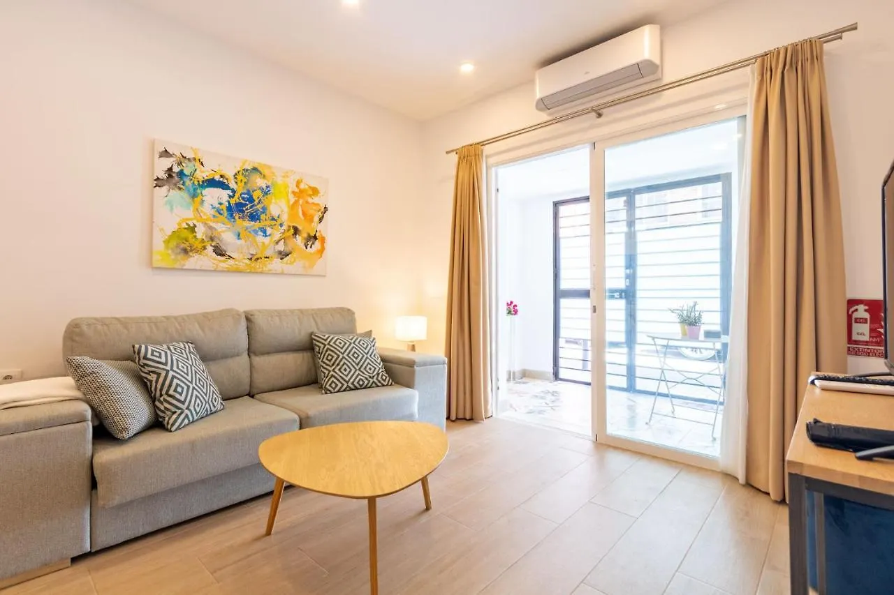Nine O'Clock Metrosol Apartment Seville