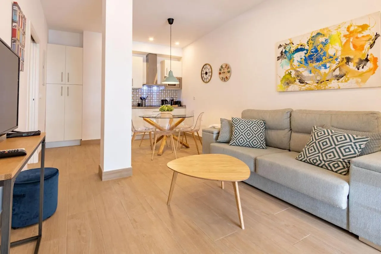 Nine O'Clock Metrosol Apartment Seville Spain