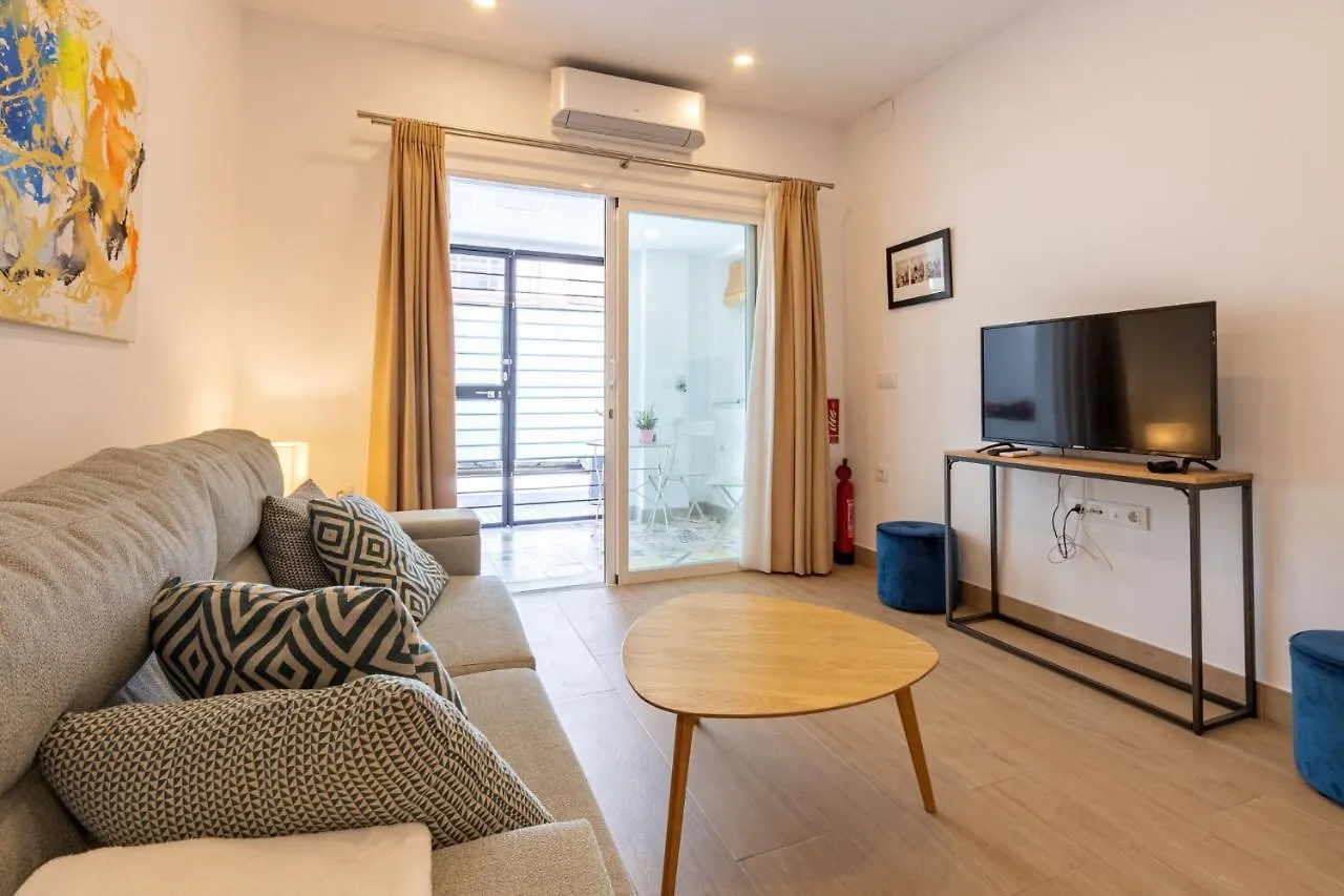 Nine O'Clock Metrosol Apartment Seville