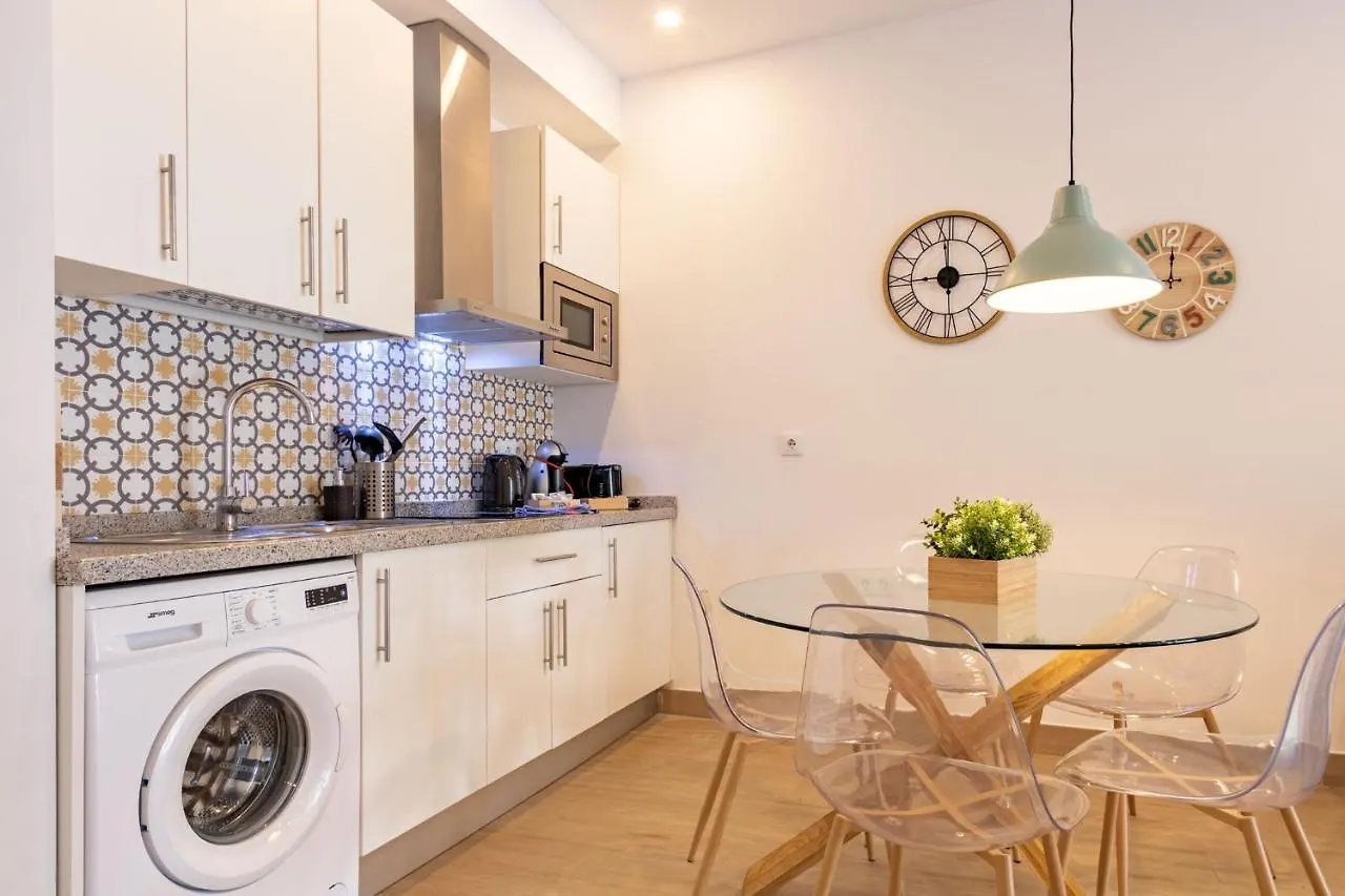 Nine O'Clock Metrosol Apartment Seville