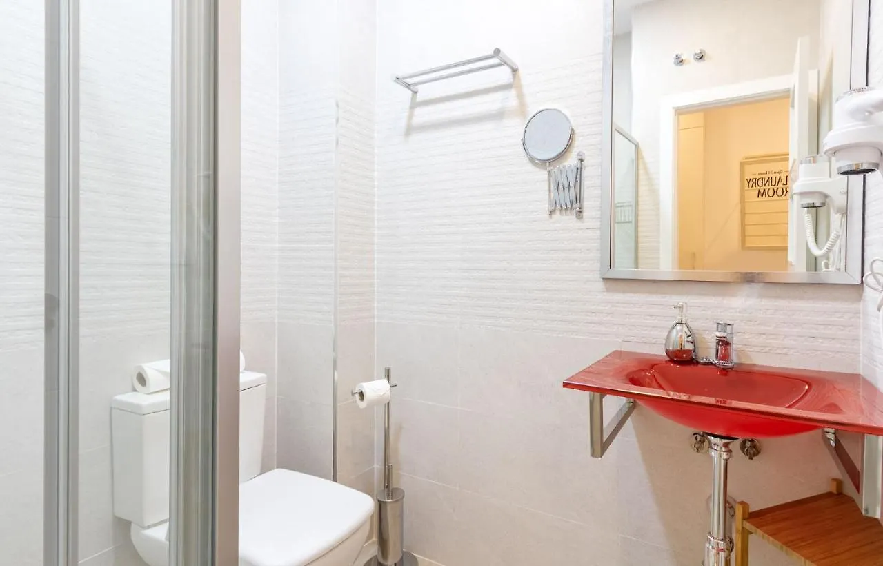 Nine O'Clock Metrosol Apartment Seville 0*,