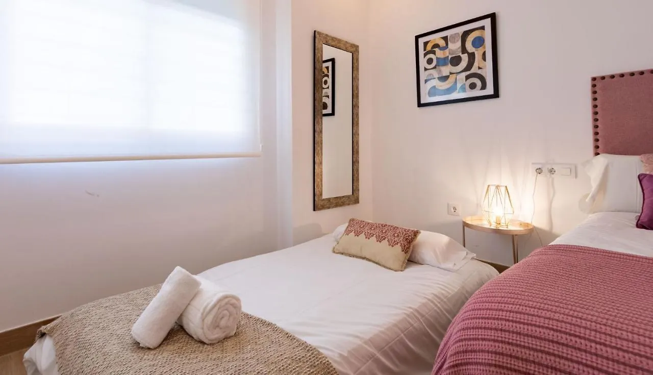 Nine O'Clock Metrosol Apartment Seville