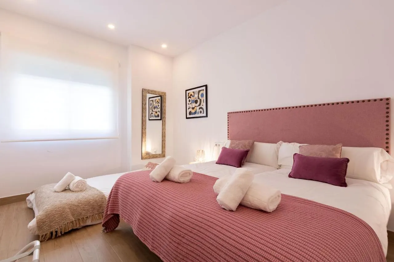 Nine O'Clock Metrosol Apartment Seville