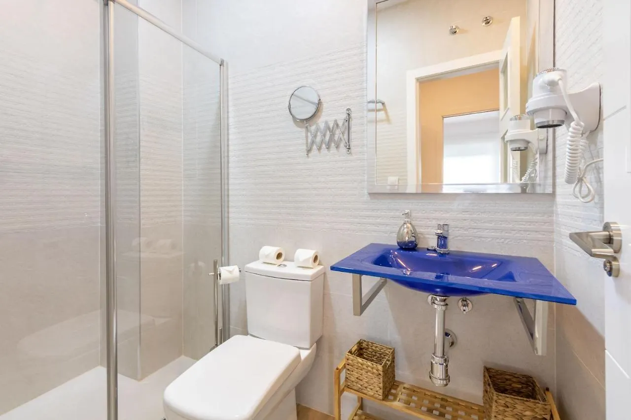 Nine O'Clock Metrosol Apartment Seville