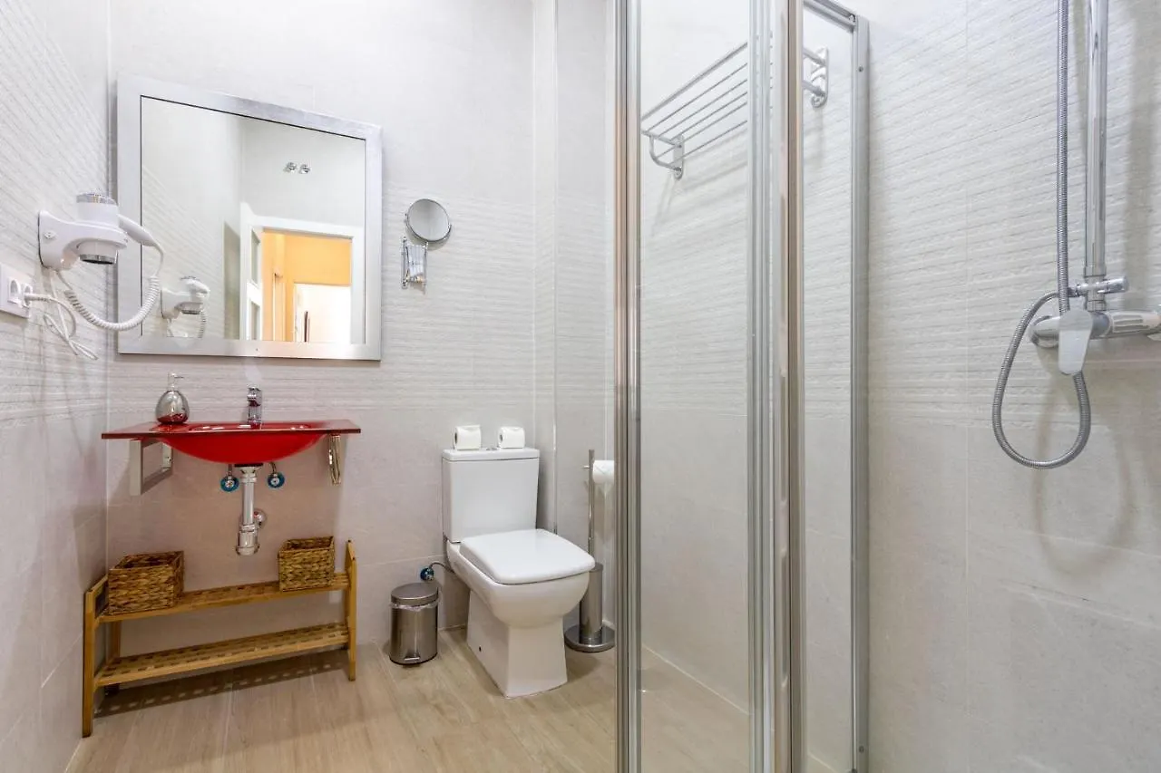 Nine O'Clock Metrosol Apartment Seville