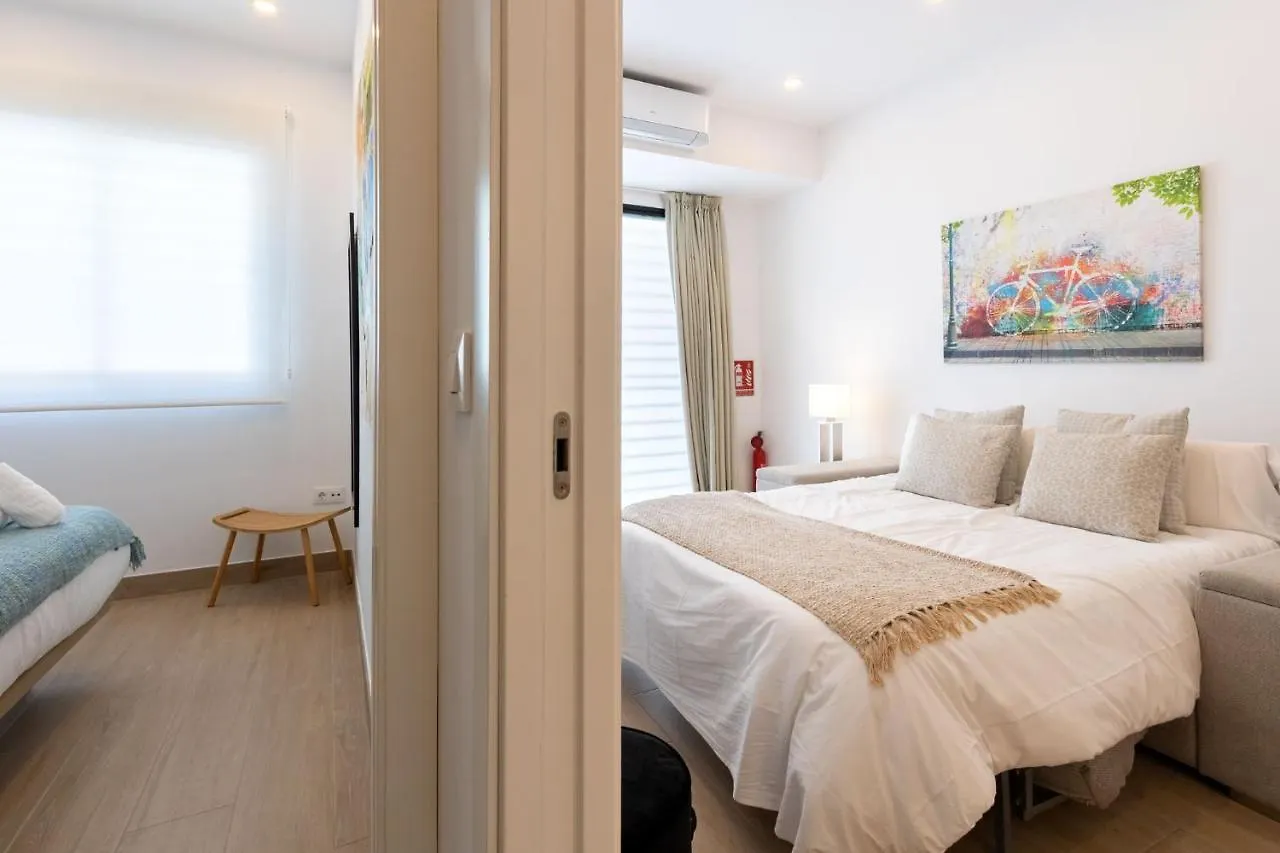 Nine O'Clock Metrosol Apartment Seville Spain
