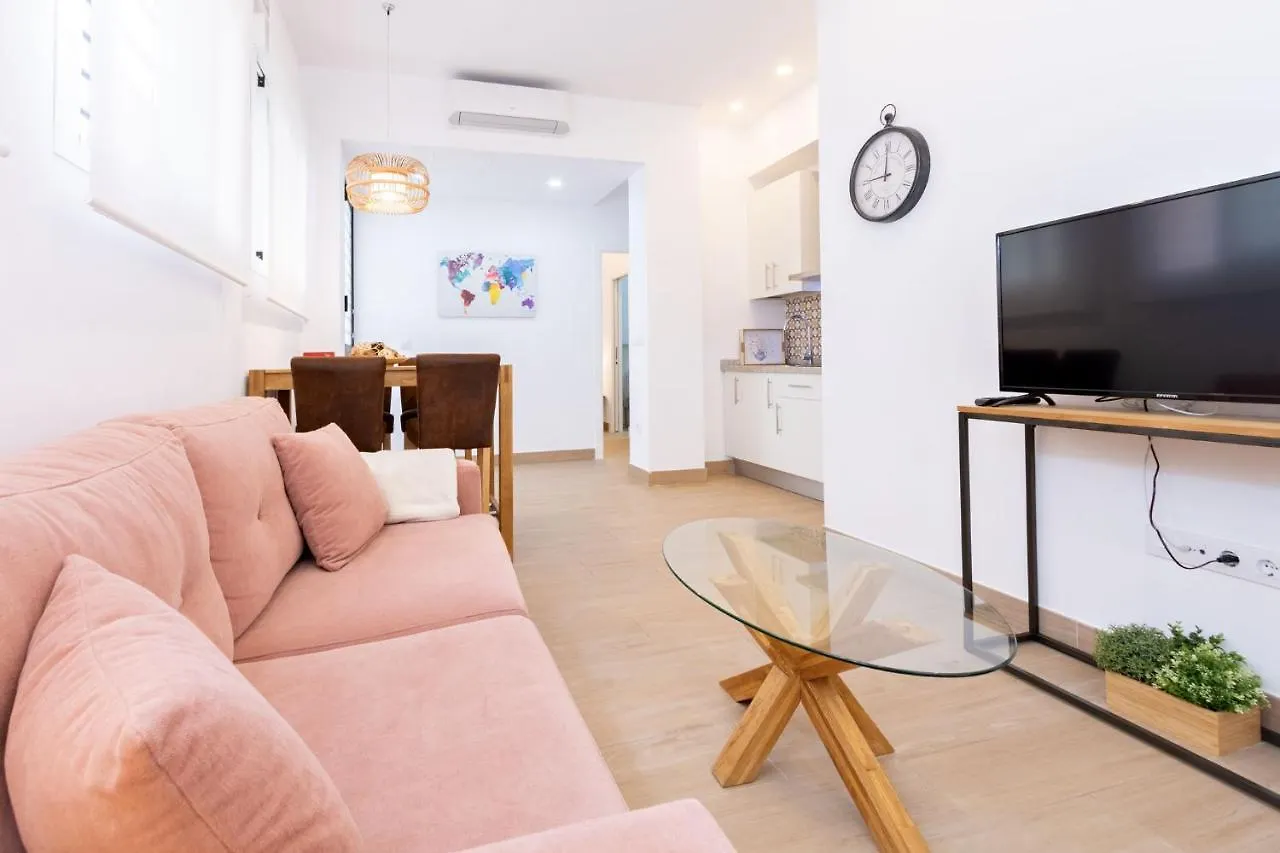 Nine O'Clock Metrosol Apartment Seville