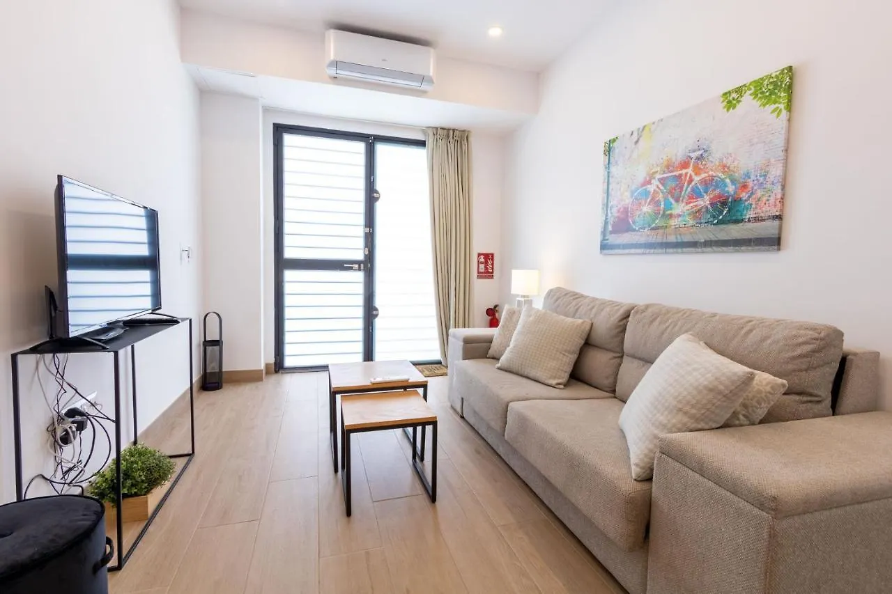 Nine O'Clock Metrosol Apartment Seville