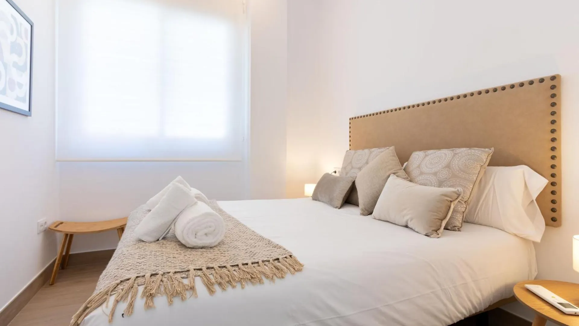 Nine O'Clock Metrosol Apartment Seville